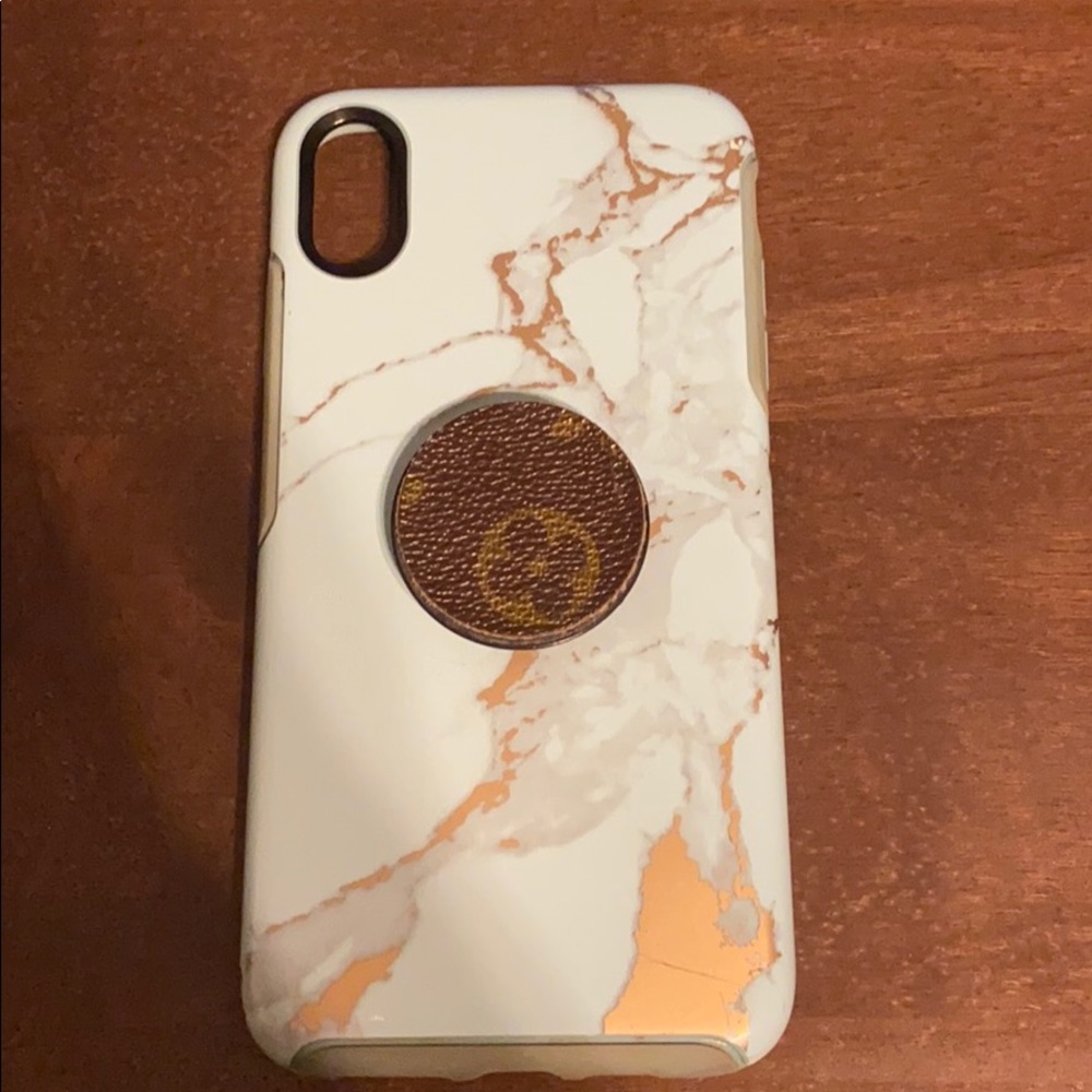 Otter box for IPhone XS Max with LV pop socket
